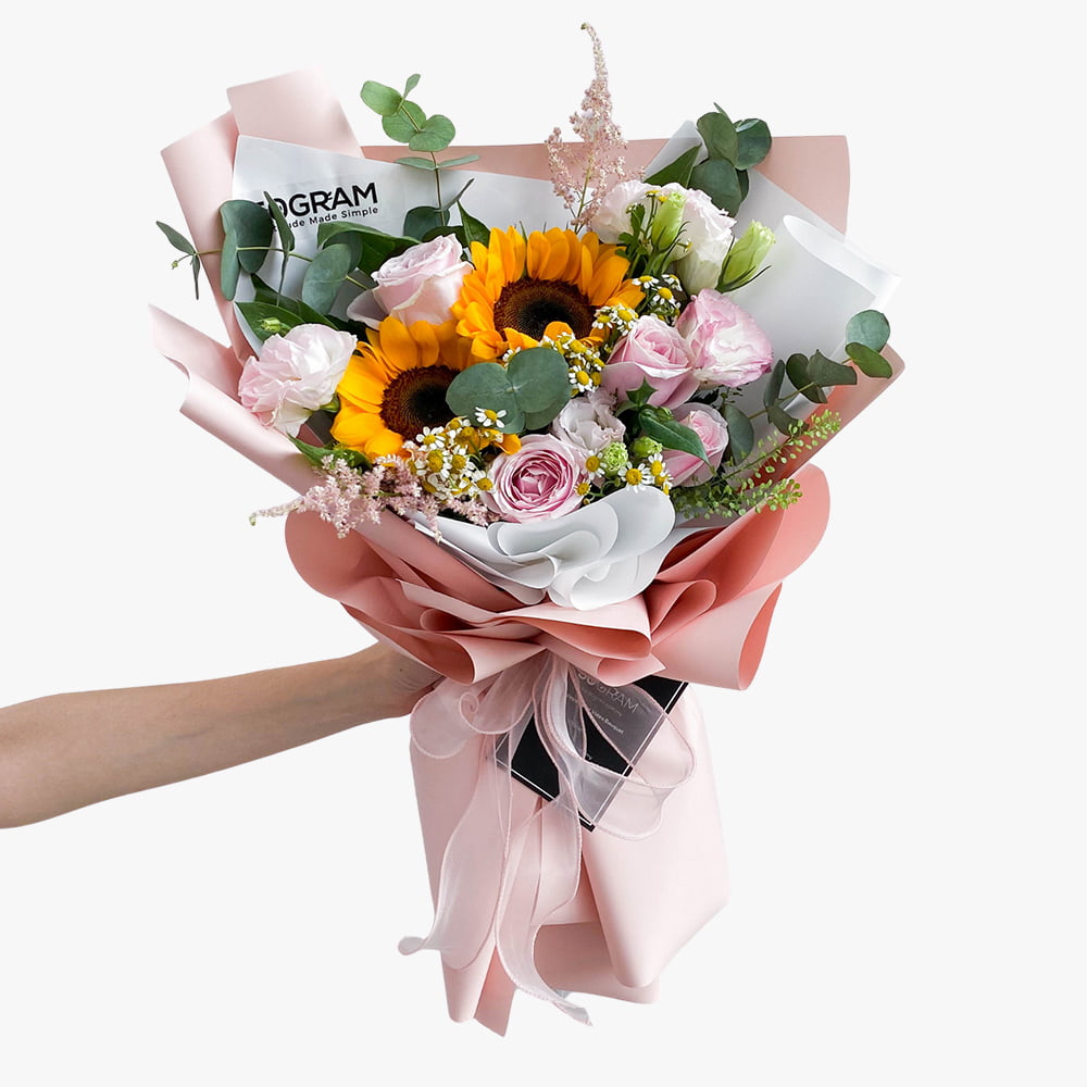 Hannah – Sunflower Bouquet