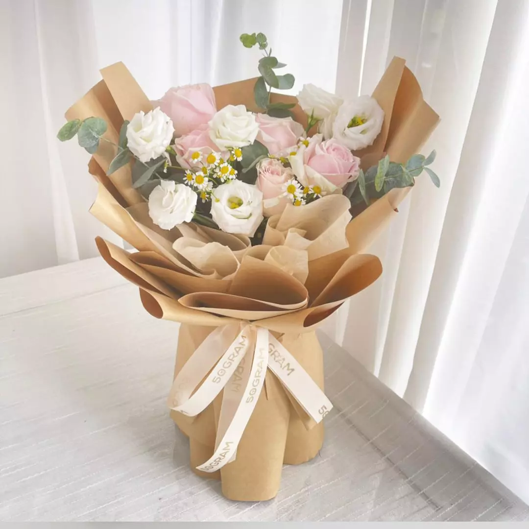 Wonderful You – (R) | Hand Bouquet