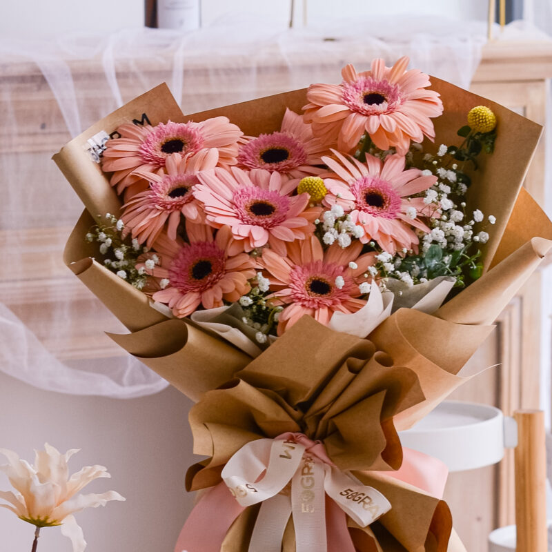 Peach daisy, pink daisy, baby breath, flower bouquet, free delivery, kl, kuala lumpur, birthday, surprise