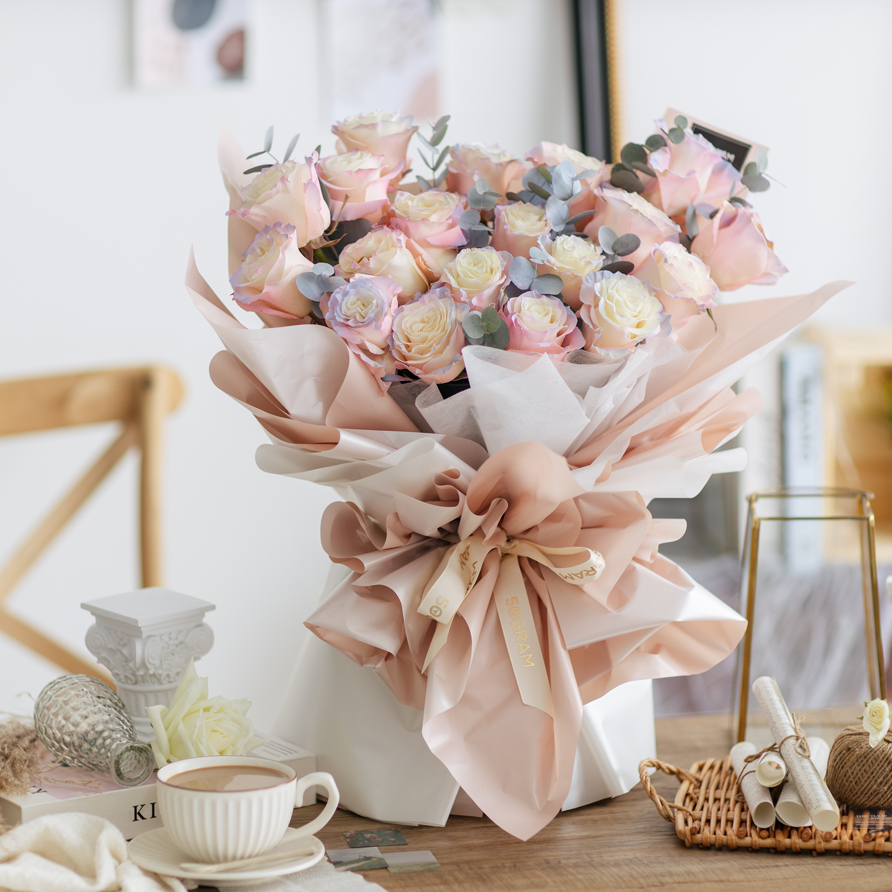 Gradience Rosy Roses Bouquet – Large