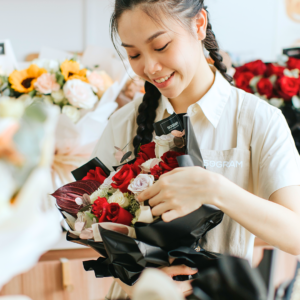 Loveomatic - Red Roses Hand Bouquet , Free Delivery KL & PJ