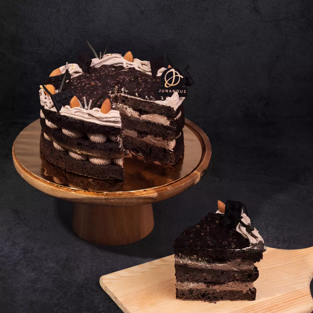 Hazelnut Chocolate Vegetarian Naked Cake - 6 inch (serve 10-20pax)