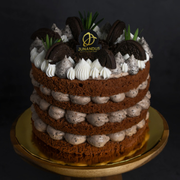 Oreo Chocolate Vegetarian Naked Cake 5