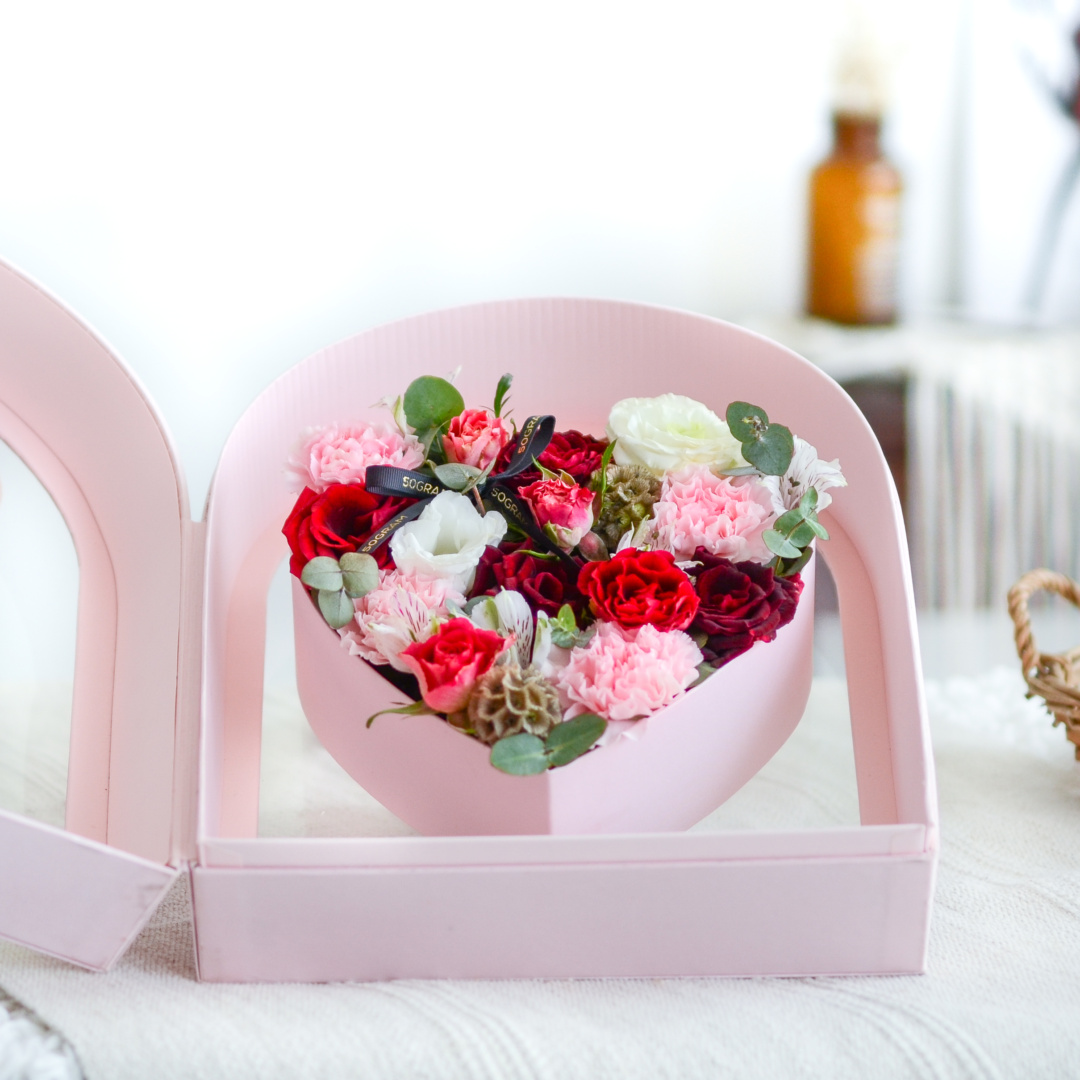Lil romance premium flower box