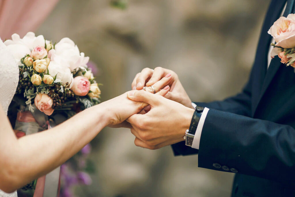 20 Best Wedding Wishes for Coworkers or Colleagues + Examples