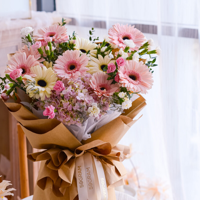 Pink daisy, white daisy, pink hydrangea, flower bouquet, free delivery, kl, kuala lumpur, birthday, surprise