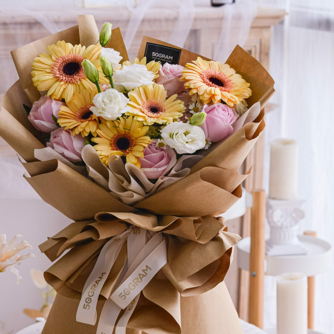 Gerbera champagne, pink rose, white eustoma, chamomile, eucalyptus, baby blue, free delivery, kl, kuala lumpur, birthday, surprise