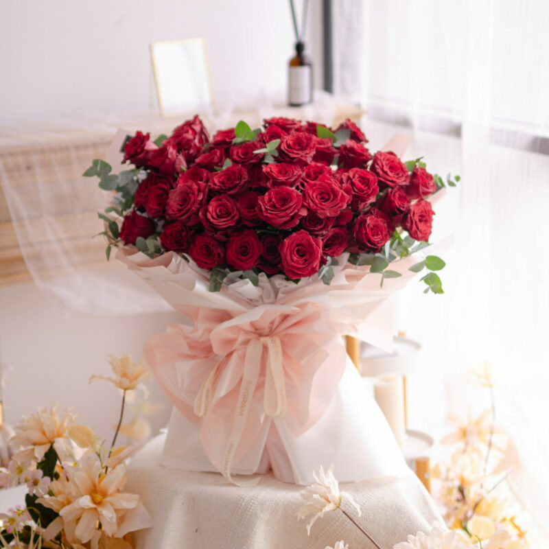 50 rose. Red , red rose, proposal, marriage, wedding, love, free delivery, kl, kuala lumpur, birthday, surprise