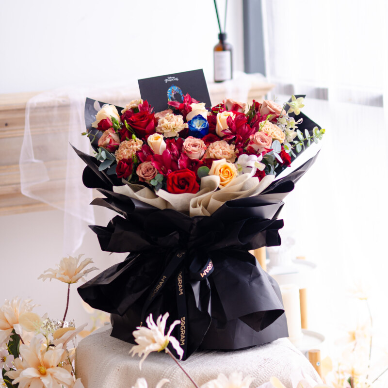 Kenya red rose, cappuccino rose, champagne rose, white rose, alstroemeria red, spray rose red, carnation dusty, eucalyptus cinerea, free delivery, kl, kuala lumpur, birthday, surprise