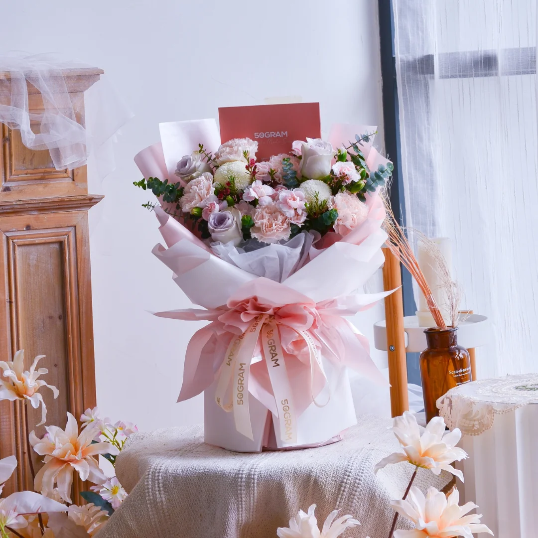 Primo amore – beige carnation bouquet, free delivery, kl, kuala lumpur, birthday, surprise flower box free delivery