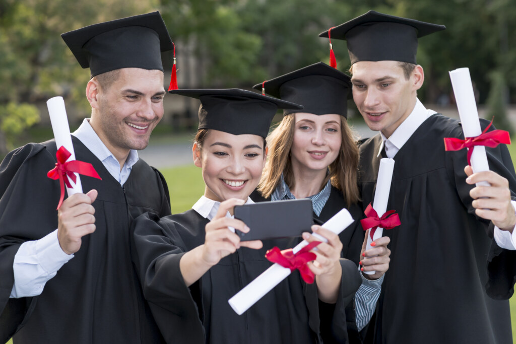 Group of students taking group photo