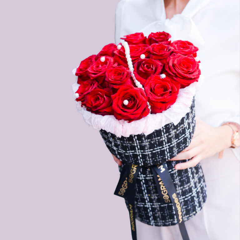 Scarlet Love Russian Style Red Roses Bouquet Free Delivery to KL/PJ
