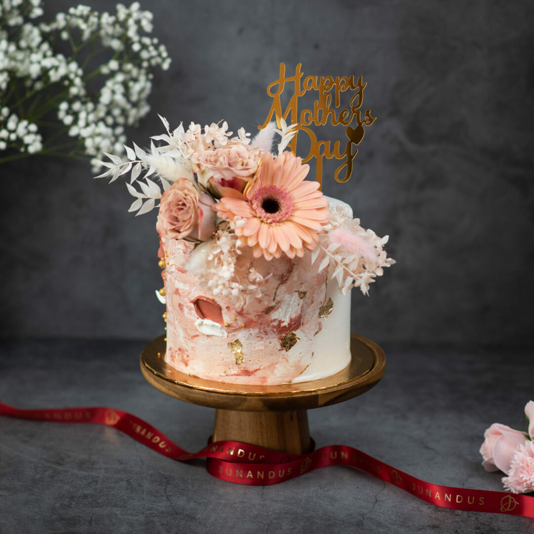 Antique bloom designer cake 1 scaled