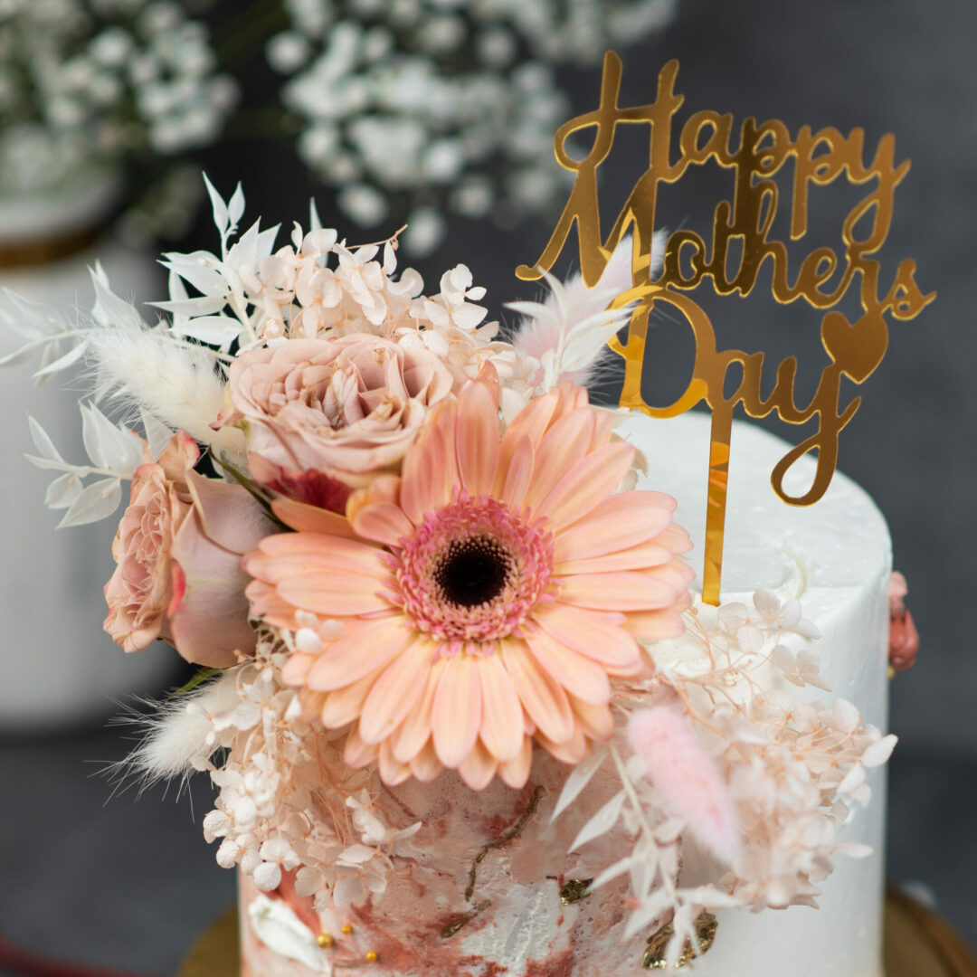 Antique bloom designer cake 2 scaled