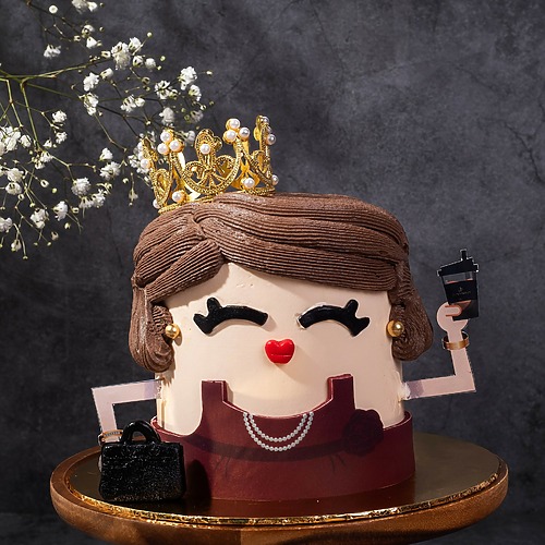 Rich Mummy Designer Cake 5