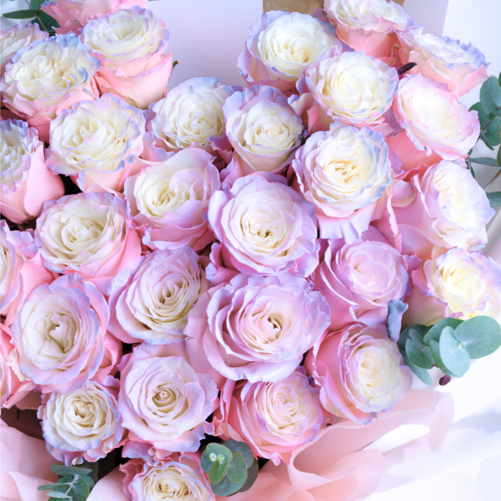 Aurora 33 Roses Hand Bouquet - | Free Delivery KL & PJ