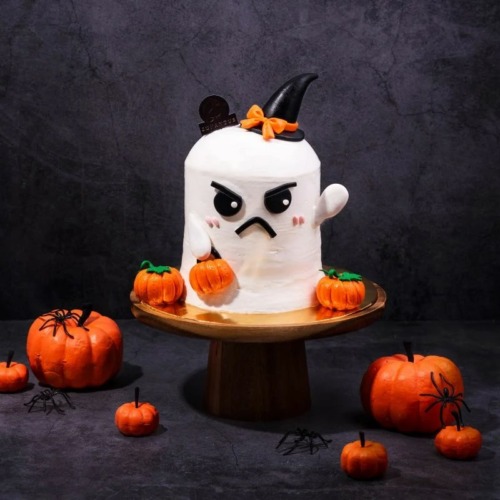 Boo halloween designer cake 1