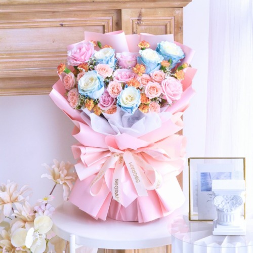 Candy Sky Bloom Valentine Hand Bouquet 2