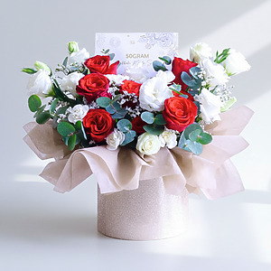 Cupid's Garden Red Rose Flower Box