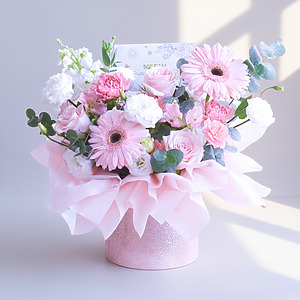 Precious Posy Pink Daisy Flower Box