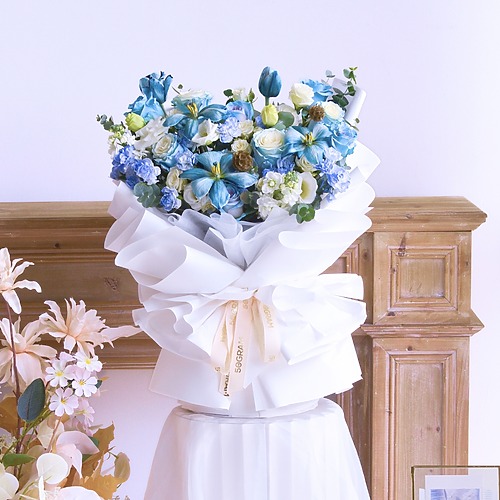Ethereal Blue Posy Large 2