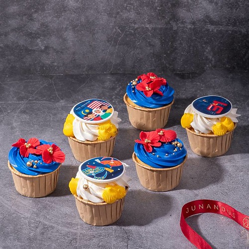 Merdeka delight cupcakes 6 pcs 5