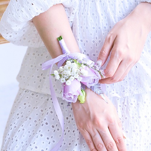 Harmonious hearts corsage