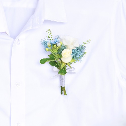 Bridal bliss boutonniere