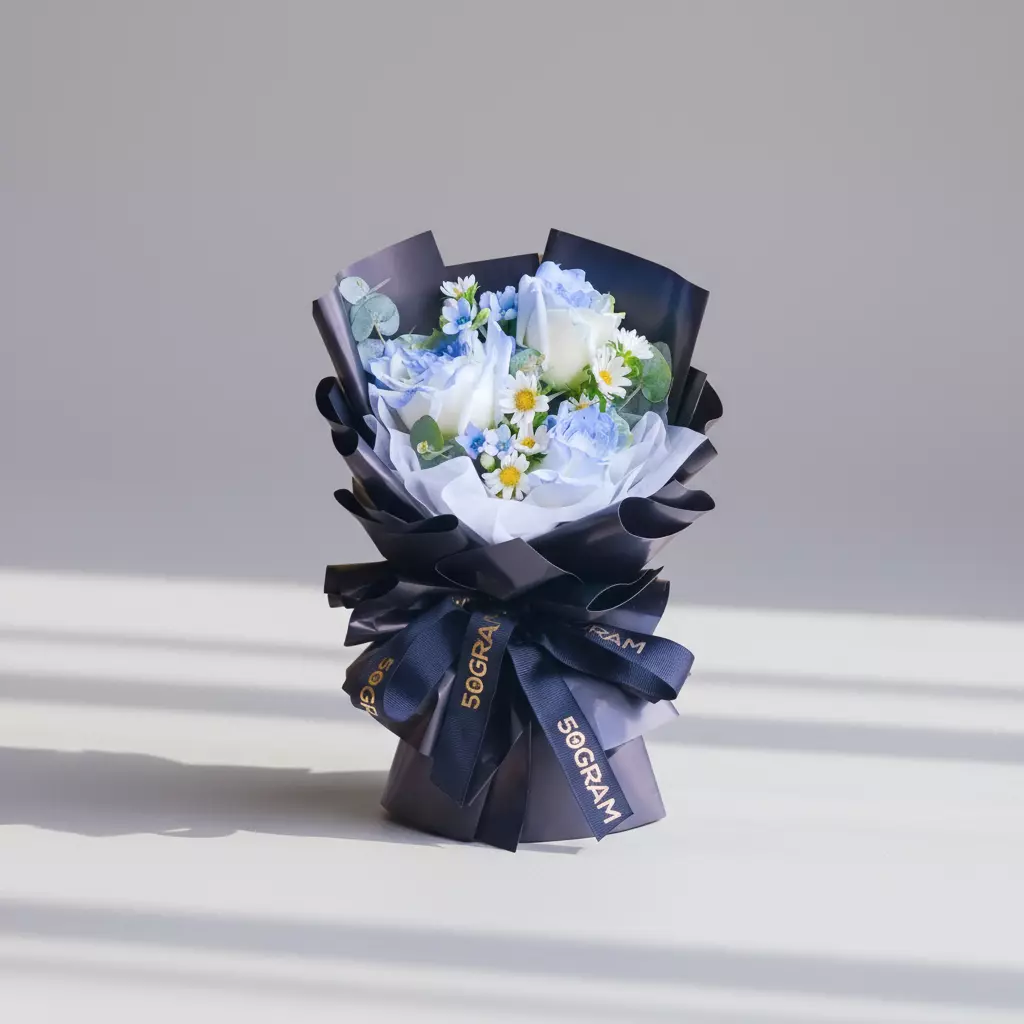 Hero in Bloom Small Hand Bouquet