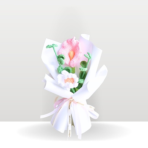 Cuddle Blossom Crochet Mini Bouquet 1