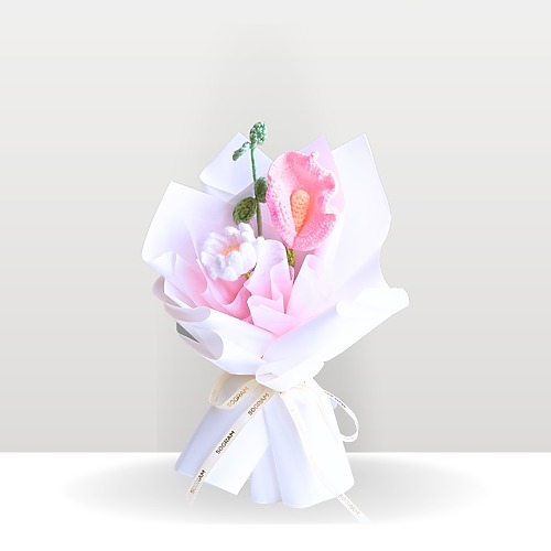Lush petals crochet bouquet 1