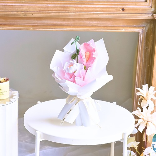 Lush petals crochet bouquet 2