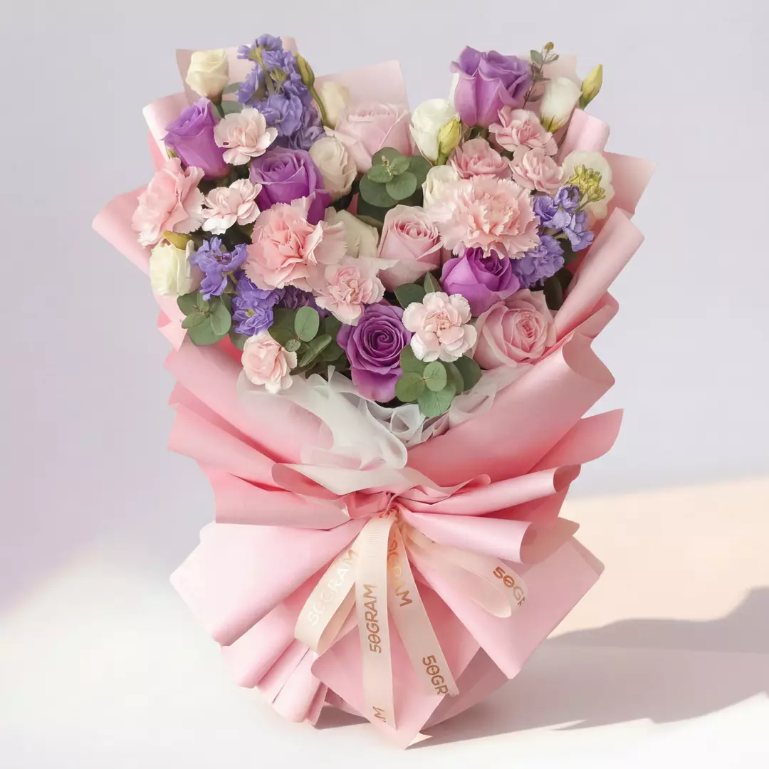 Prestige Love Hand Bouquet - Medium