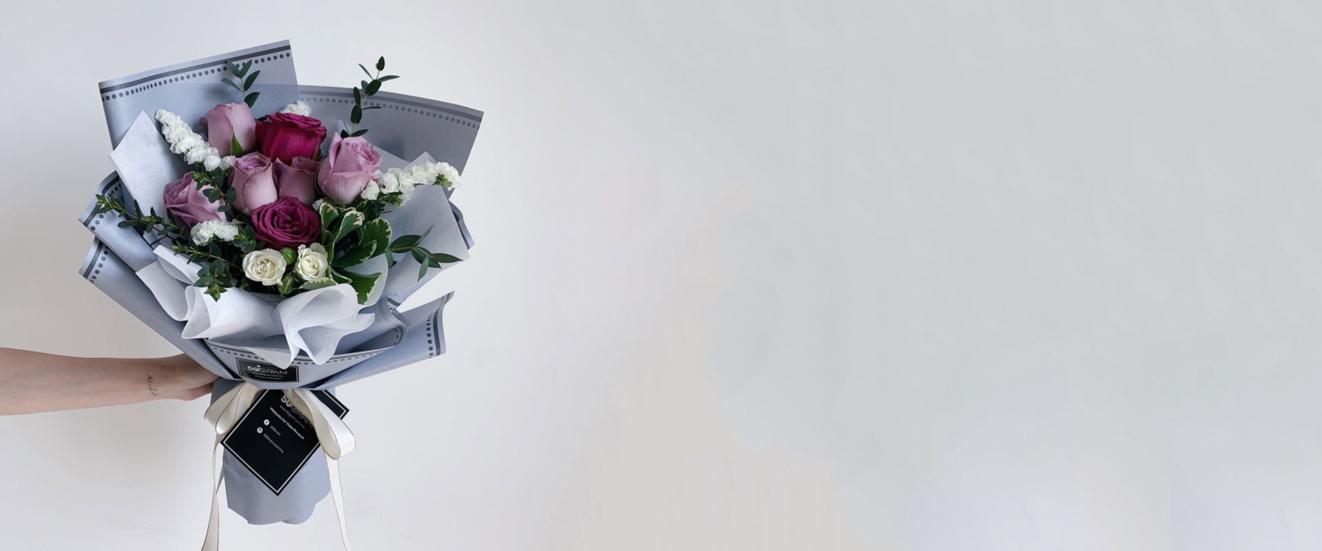 Hand-Bouquet-Page-Header-v2.jpg Hand-Bouquet-Page-Header-v2.jpg